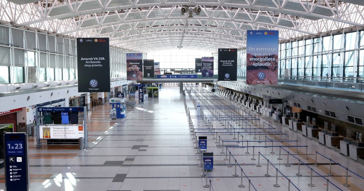 Ya no hay cupo para ingresar al país en avión y no es necesario el test de antígenos en Ezeiza
