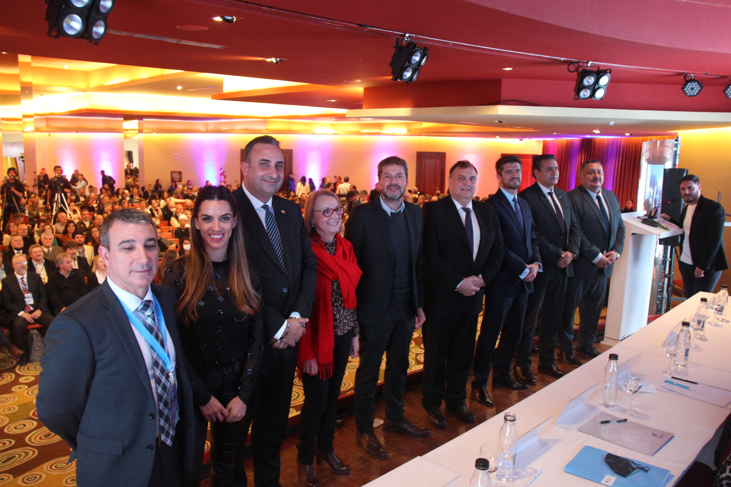 Con más de 1200 asistentes arrancó el 47º congreso de agentes de viajes FAEVYT en El Calafate