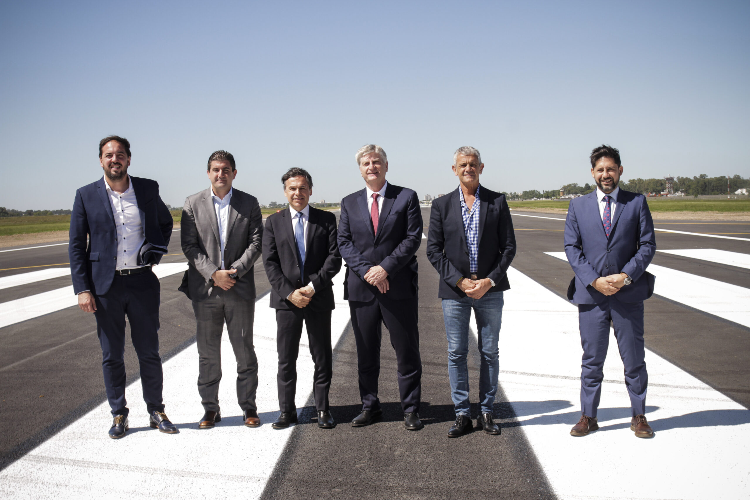 Se inauguró el Aeropuerto de Santa Rosa