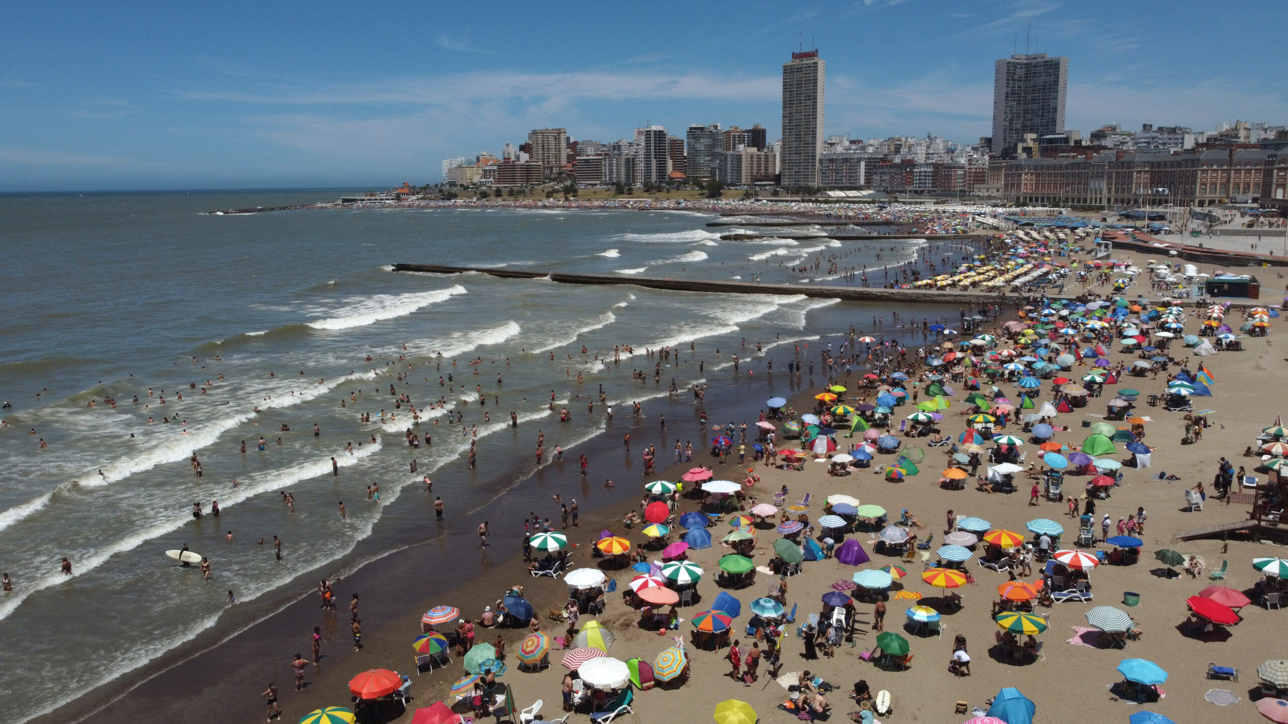 Mar del Plata recibió 3.412.761 turistas durante el verano 2021-2022