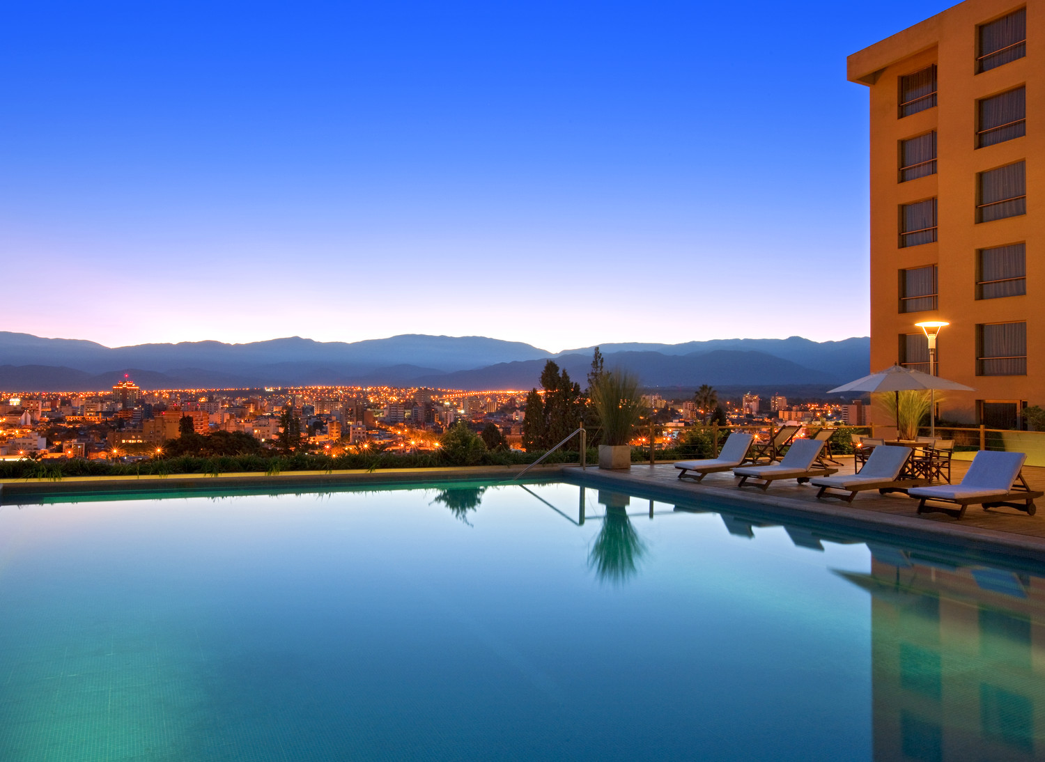 Marriot Bonvoy da a los viajeros otra razón para hacer una nueva lista de deseos este otoño con el lanzamiento de una promoción global de puntos ilimitados