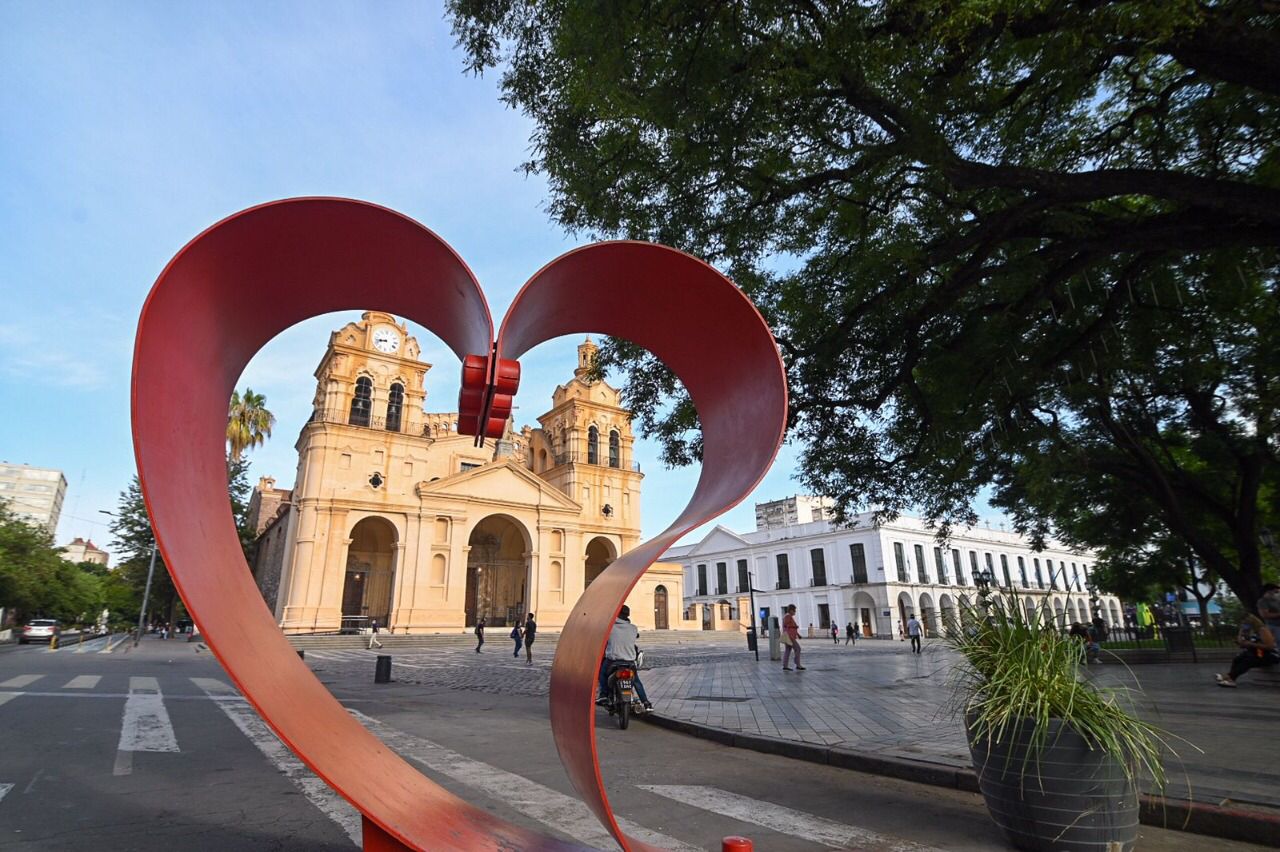 Municipalidad de Córdoba: Las Direcciones Generales de Turismo y de Promoción de la Ciudad, dependientes de la Secretaría de Gobierno, acompañan una variada agenda de espectáculos en las salas y en los espacios culturales más importantes.