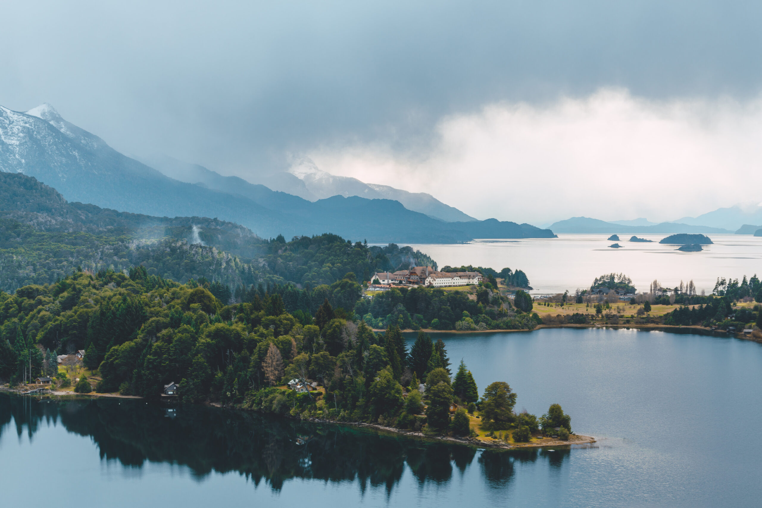 FUERTE APUESTA DE ARGENTINA EN PARÍS PARA QUE BARILOCHE SEA SEDE DE LA EXPO 2027