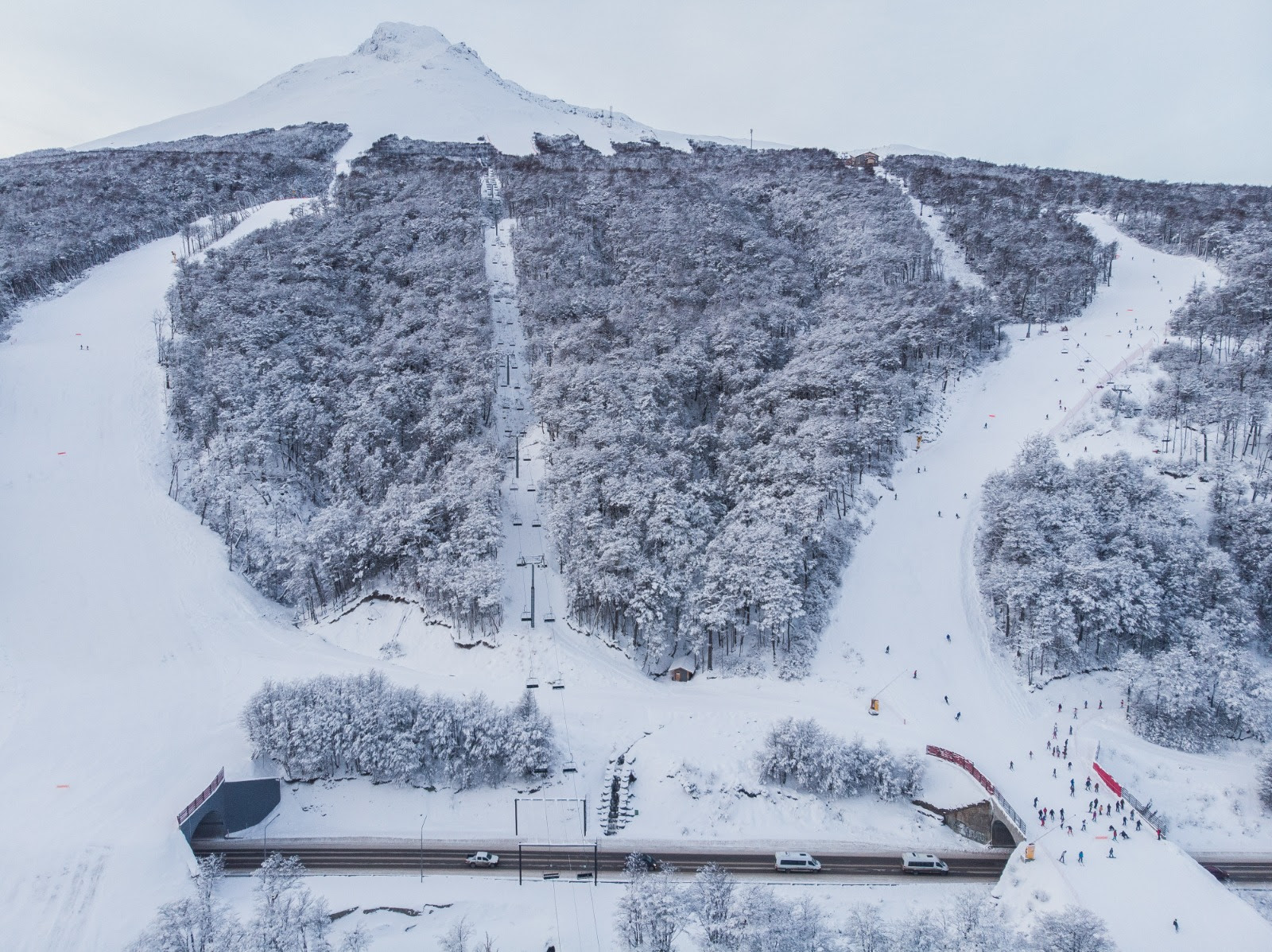 Cerro Castor anuncia la apertura de la temporada de esquí para este invierno 2023