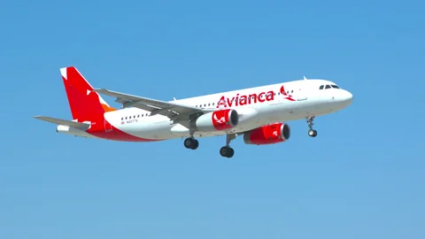Avianca solo transportará a pasajeros de 14 años o menos que viajen con sus padres o un adulto responsable