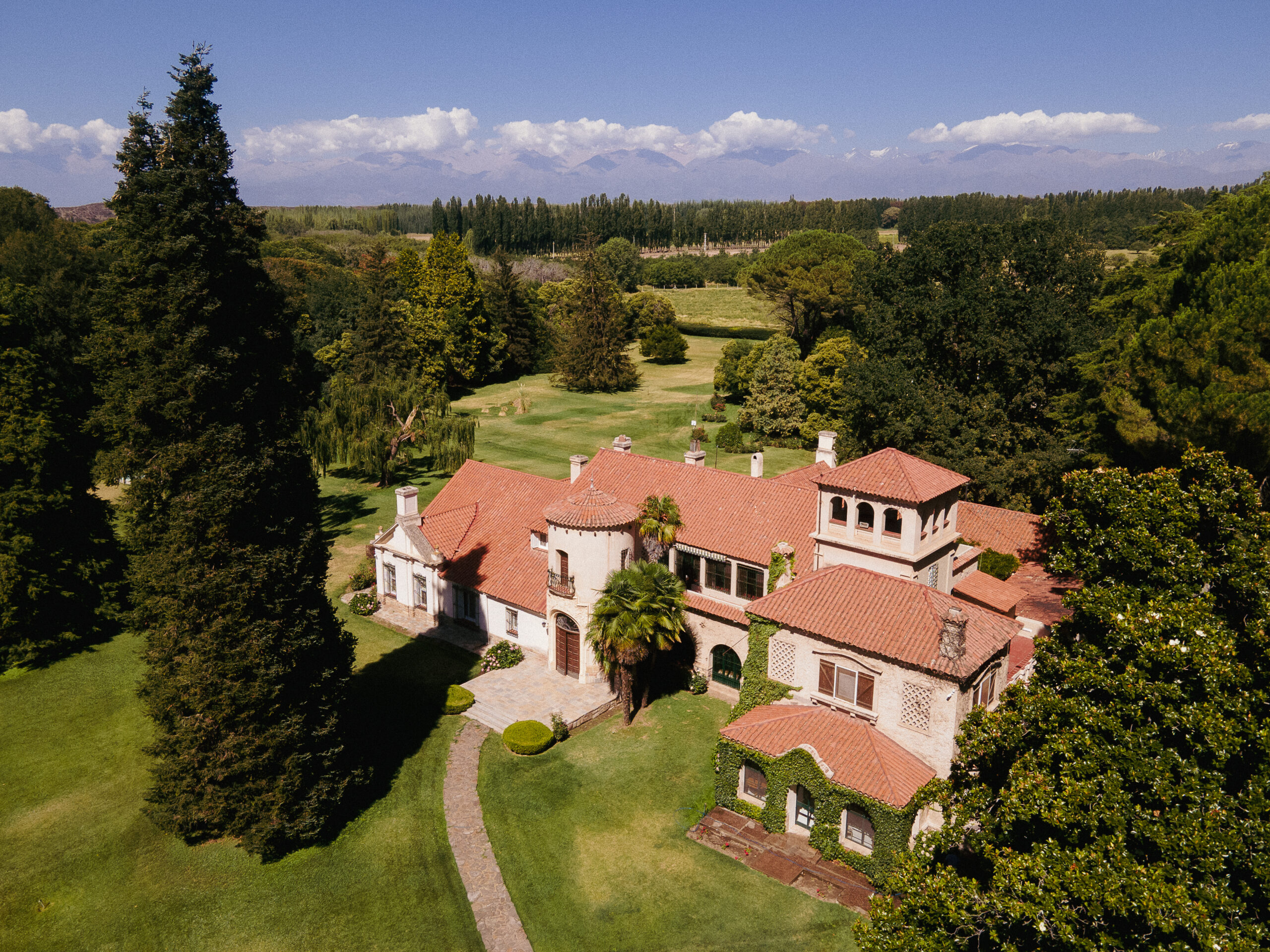 Inaugura Chateau d´Ancón: la casa de Lucy Bombal, una leyenda Mendocina para descubrir en el Valle de Uco