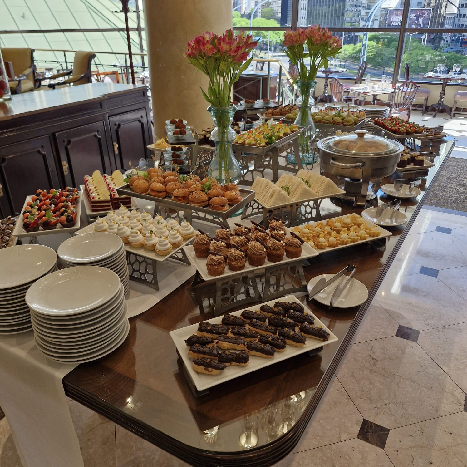 Vive un San Valentín inolvidable con un High Tea exclusivo en Park Tower, a Luxury Collection Hotel