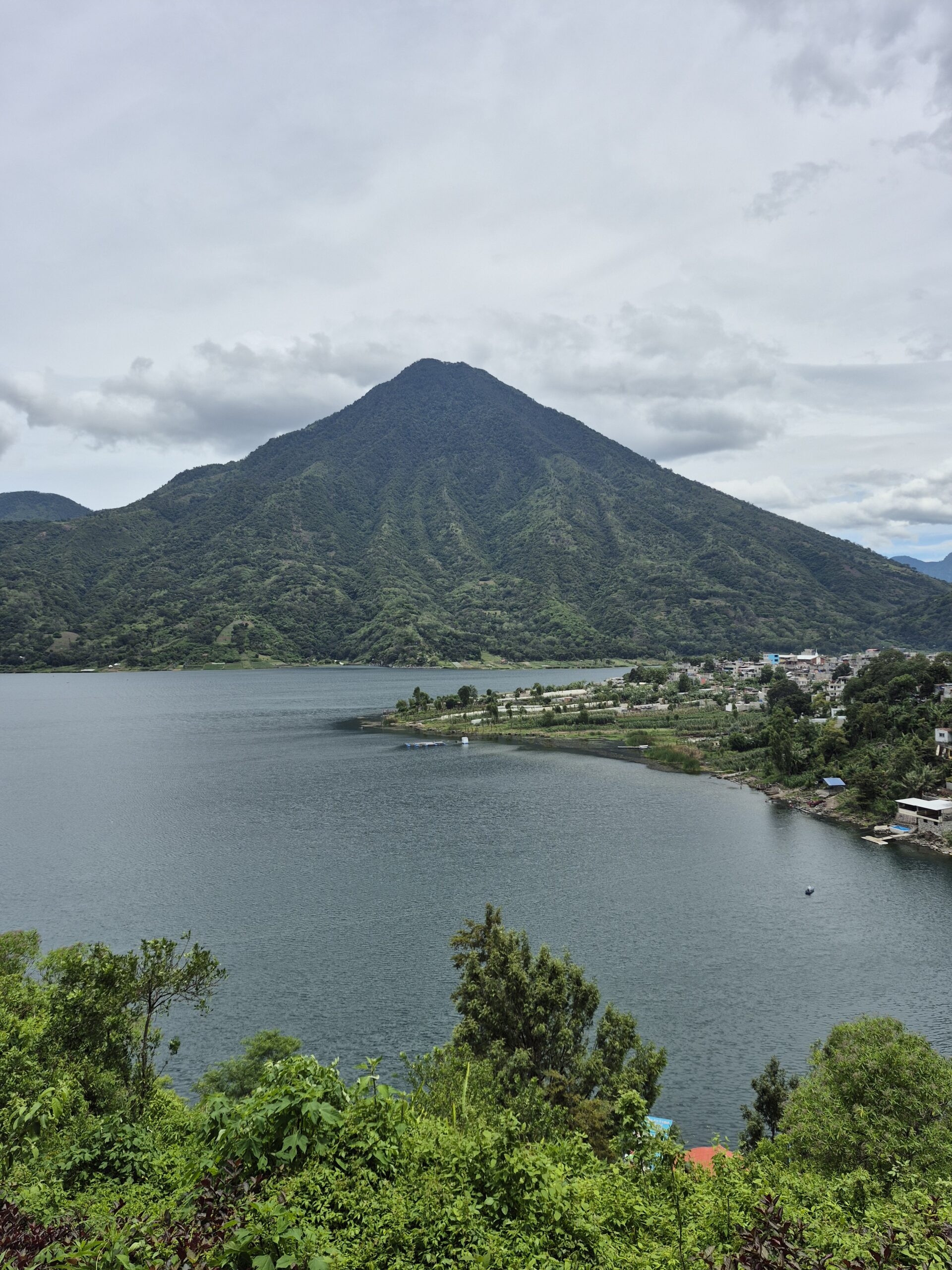 Guatemala, Santa Catarina Palopó y Santiago de Atitlán