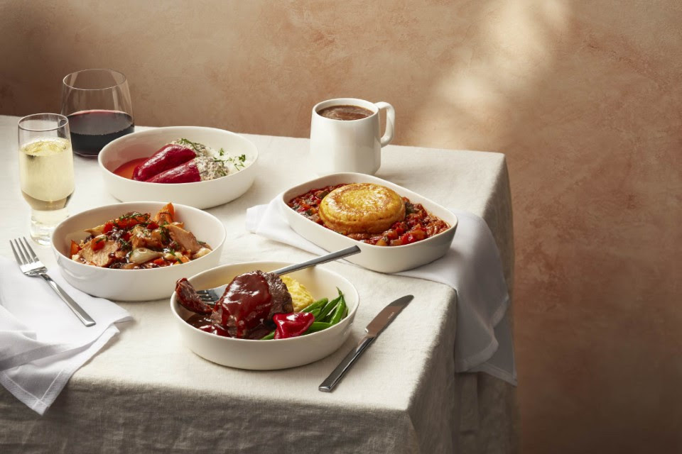 La nueva colaboración culinaria de Delta lleva los característicos sabores españoles del chef José Andrés a los cielos