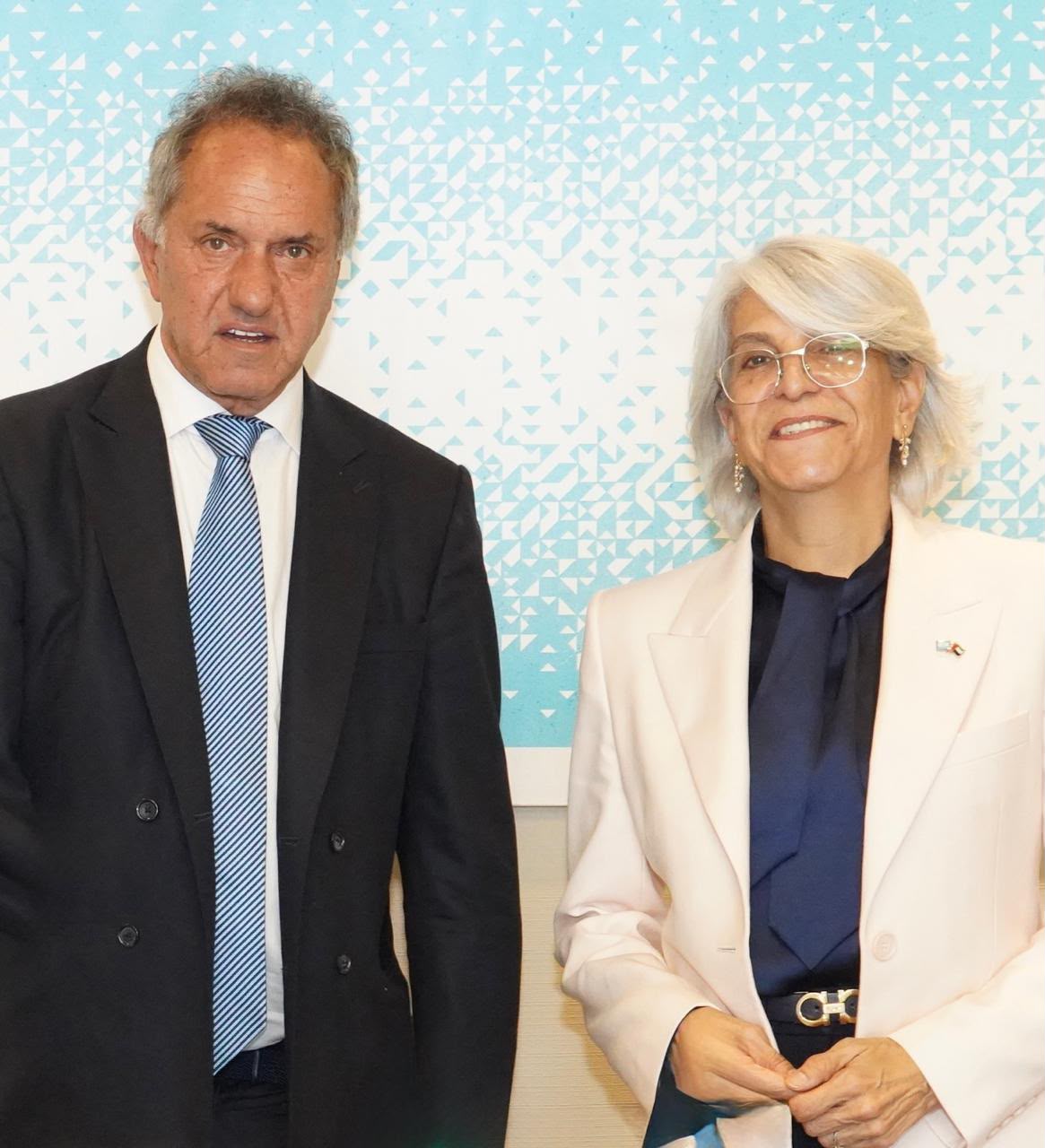 Scioli se reunió con la nueva embajadora de Emiratos Árabes Unidos en Argentina