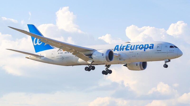 Air Europa prosigue su mejora operativa y se alza como la aerolínea más puntual de Europa