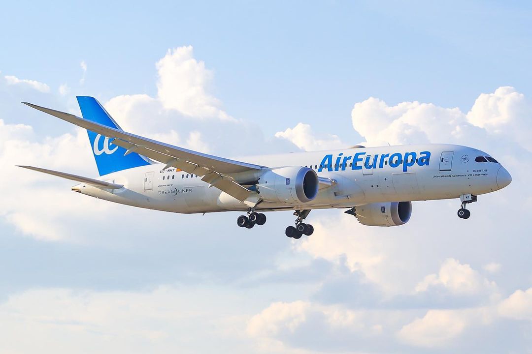 Air Europa prosigue su mejora operativa y se alza como la aerolínea más puntual de Europa