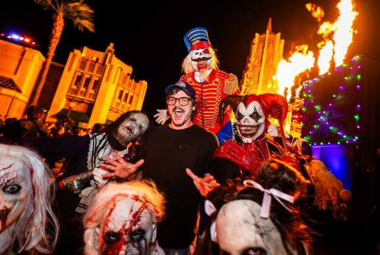 Pedro Pascal visita el Halloween Horror Nights de Universal Studios Hollywood