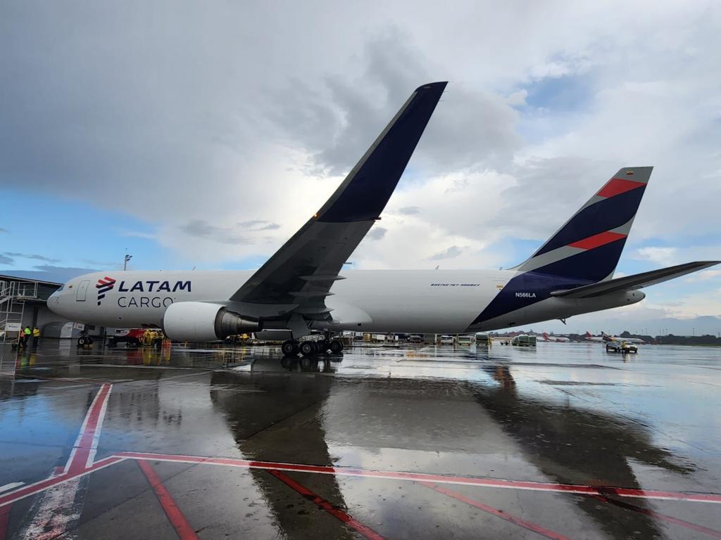 Grupo LATAM recibe su avión de carga número 19 y aumenta en más de un 70% su capacidad carguera respecto a 2019