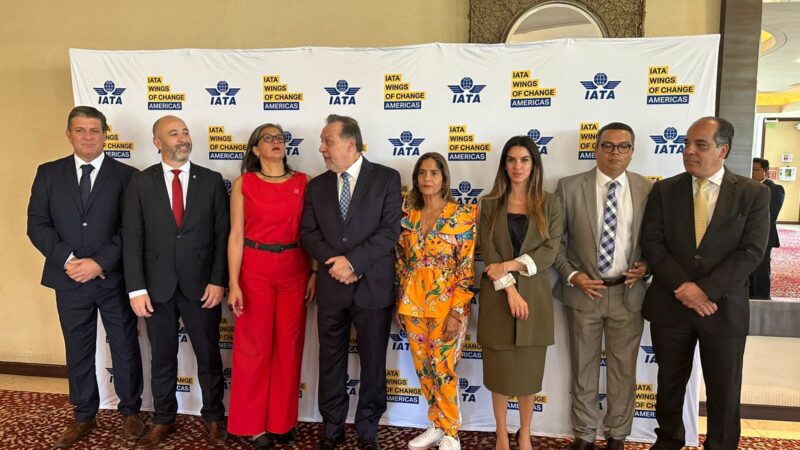 Yanina Martínez mantuvo encuentros bilaterales con ejecutivos de aerolíneas