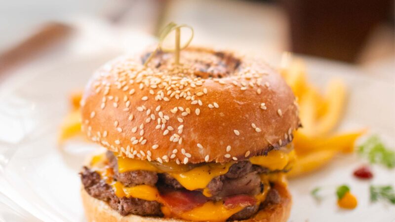 Una hamburguesa de lujo: Sheraton Buenos Aires Hotel la celebra en su día
