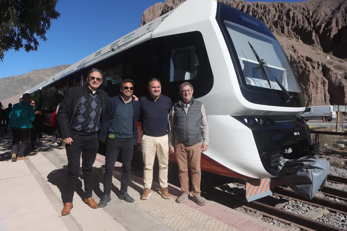 El Tren Solar de la Quebrada realizó su primer viaje