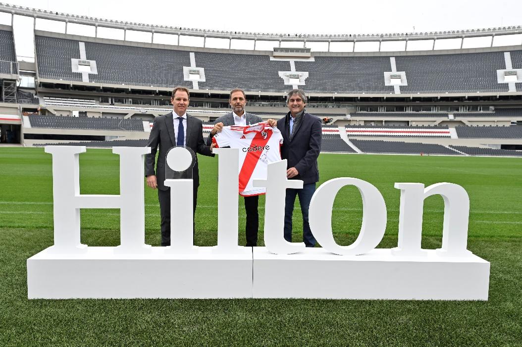 Hilton y club atlético River Plate anucian alianza que incluirá experiencias exclusivas para los miembros de Hilton Honors