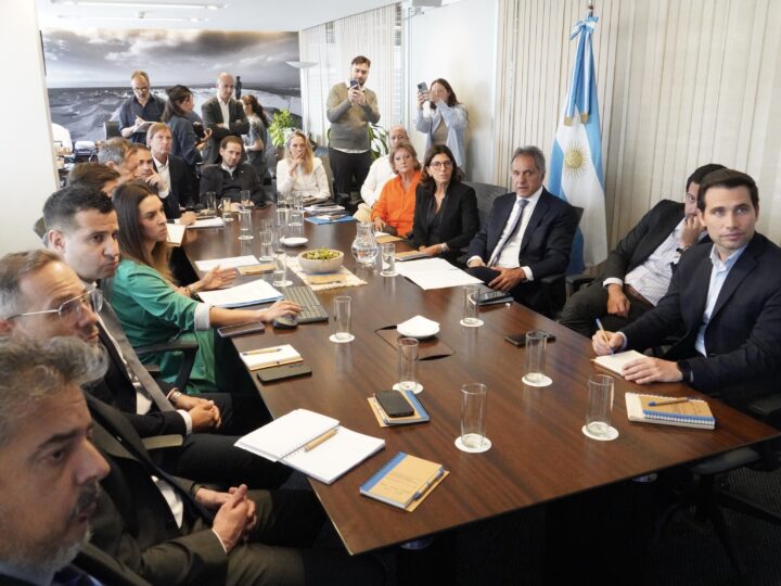 Scioli encabezó la primera reunión del Comité Interministerial de Facilitación Turística