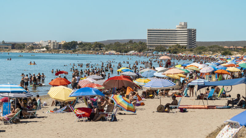 PRIMERA QUINCENA DE ENERO: EL TURISMO EN PUERTO MADRYN CRECIÓ UN 45% RESPECTO DE 2024 CON UN 60% DE OCUPACIÓN