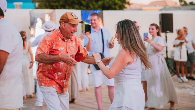 Aruba renovó el amor al atardecer en la séptima edición de “I Do”