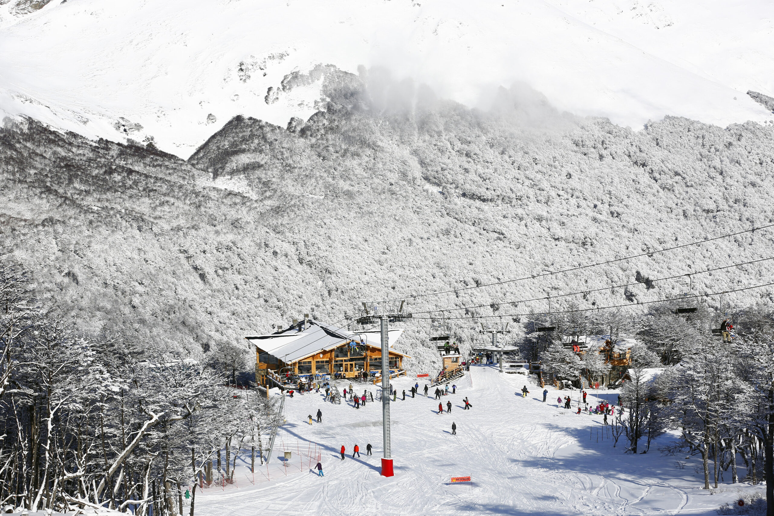 CERRO CASTOR EXTIENDE SU TEMPORADA HASTA EL 5 DE OCTUBRE TRAS UNA NIEVE RÉCORD Y UNA TEMPORADA EXCEPCIONAL