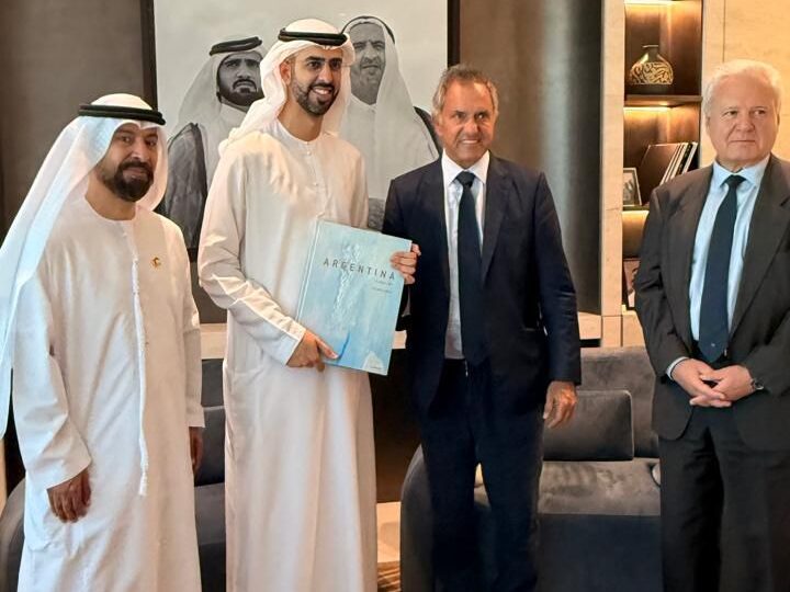 Scioli se reunió con el ministro para la Inteligencia Artificial de Emiratos Árabes Unidos