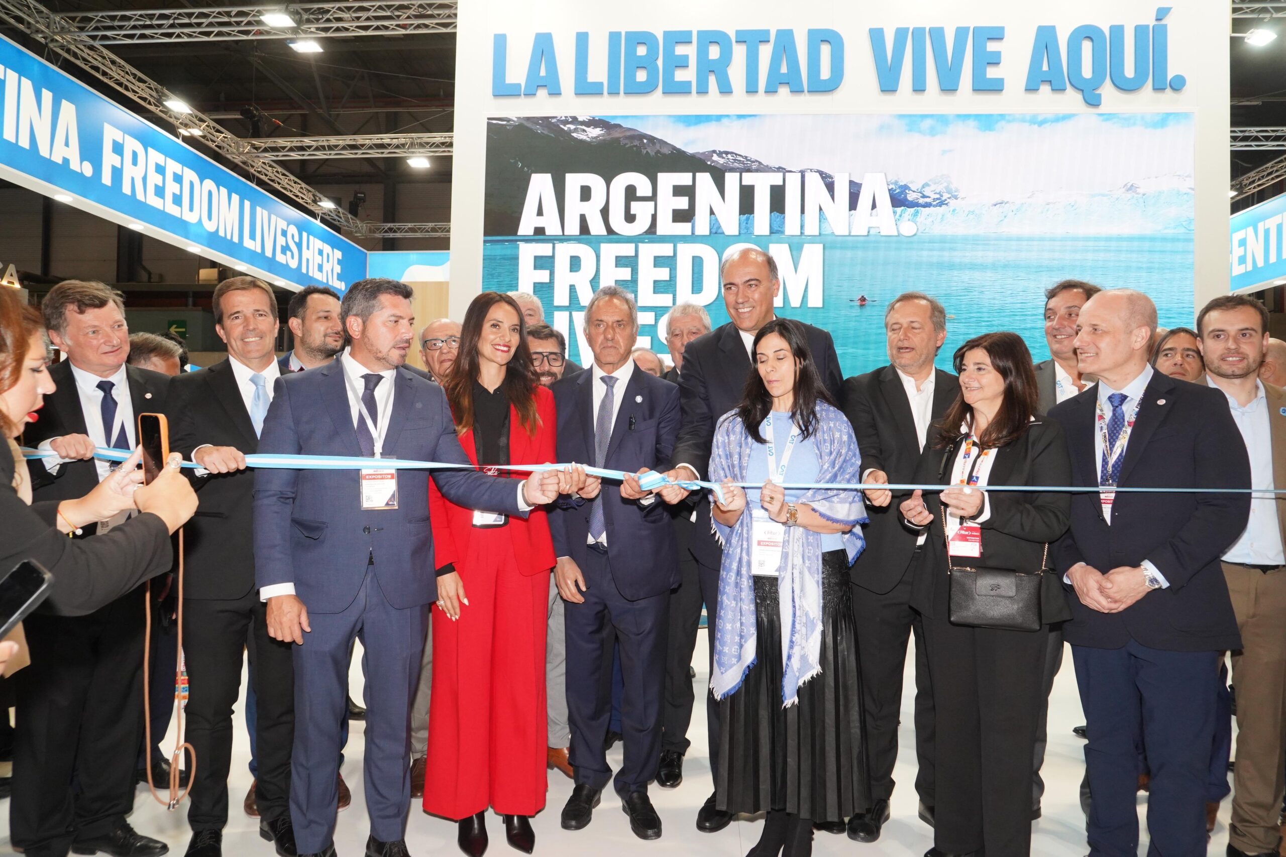 Scioli inauguró el stand de la Argentina en la Fitur
