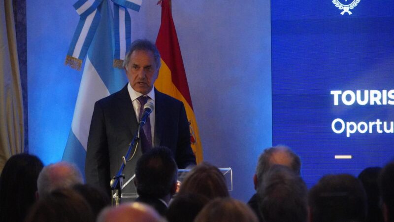 Scioli sale a la búsqueda de inversores internacionales para desarrollar el turismo en la Argentina