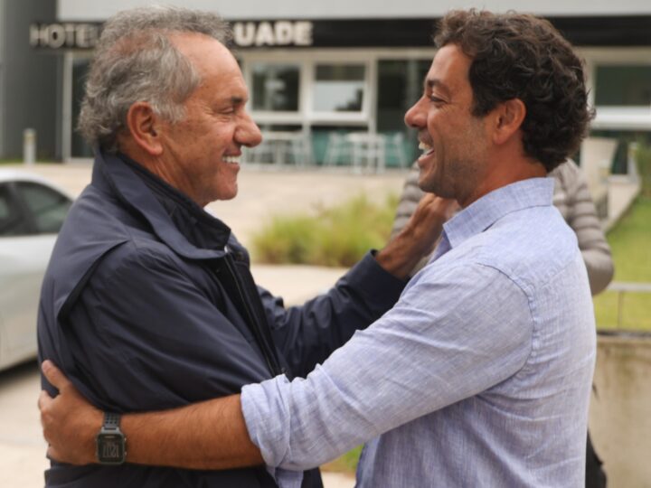 Scioli recorre destinos en plena temporada de verano