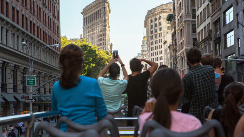 Nueva York superó las proyecciones de turismo en 2025 y generó un impacto económico de 84.700 millones de dólares