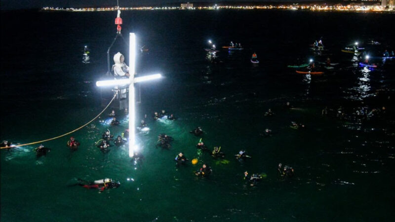 HÉROES DE MALVINAS Y FE BAJO EL MAR: PUERTO MADRYN VIVIÓ UN VÍA CRUCIS SUBMARINO INOLVIDABLE