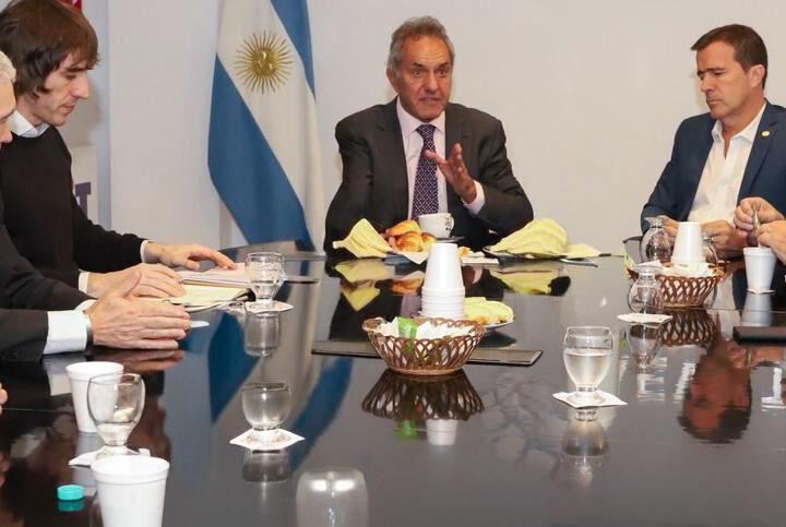 Scioli: “Definimos un plan para que el turismo estudiantil sea accesible