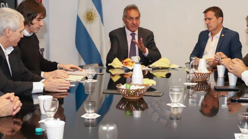 Scioli: “Definimos un plan para que el turismo estudiantil sea accesible