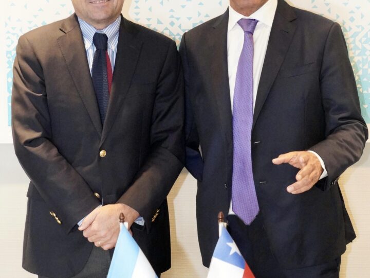 Scioli se reunió con el embajador de Chile en Argentina con el foco puesto en la integración turística