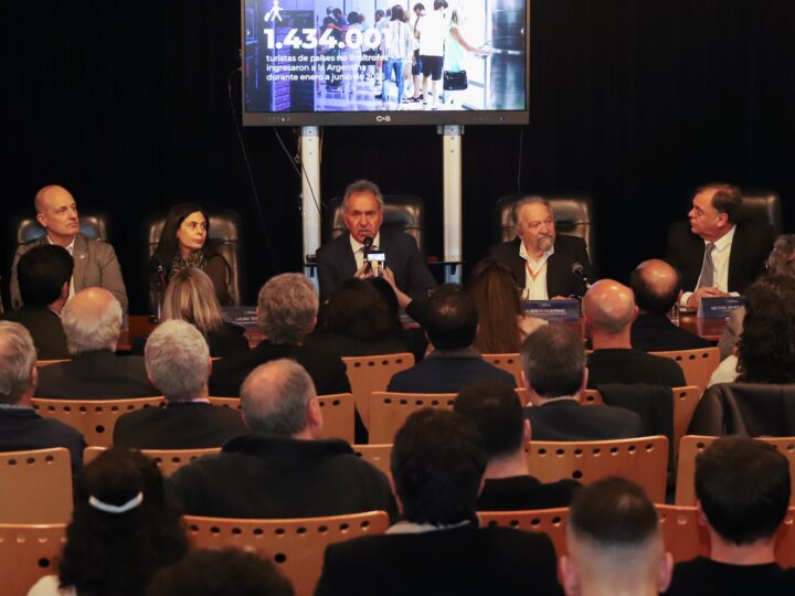 Scioli aseguró que Argentina presenta un récord histórico de turistas de países no limítrofes