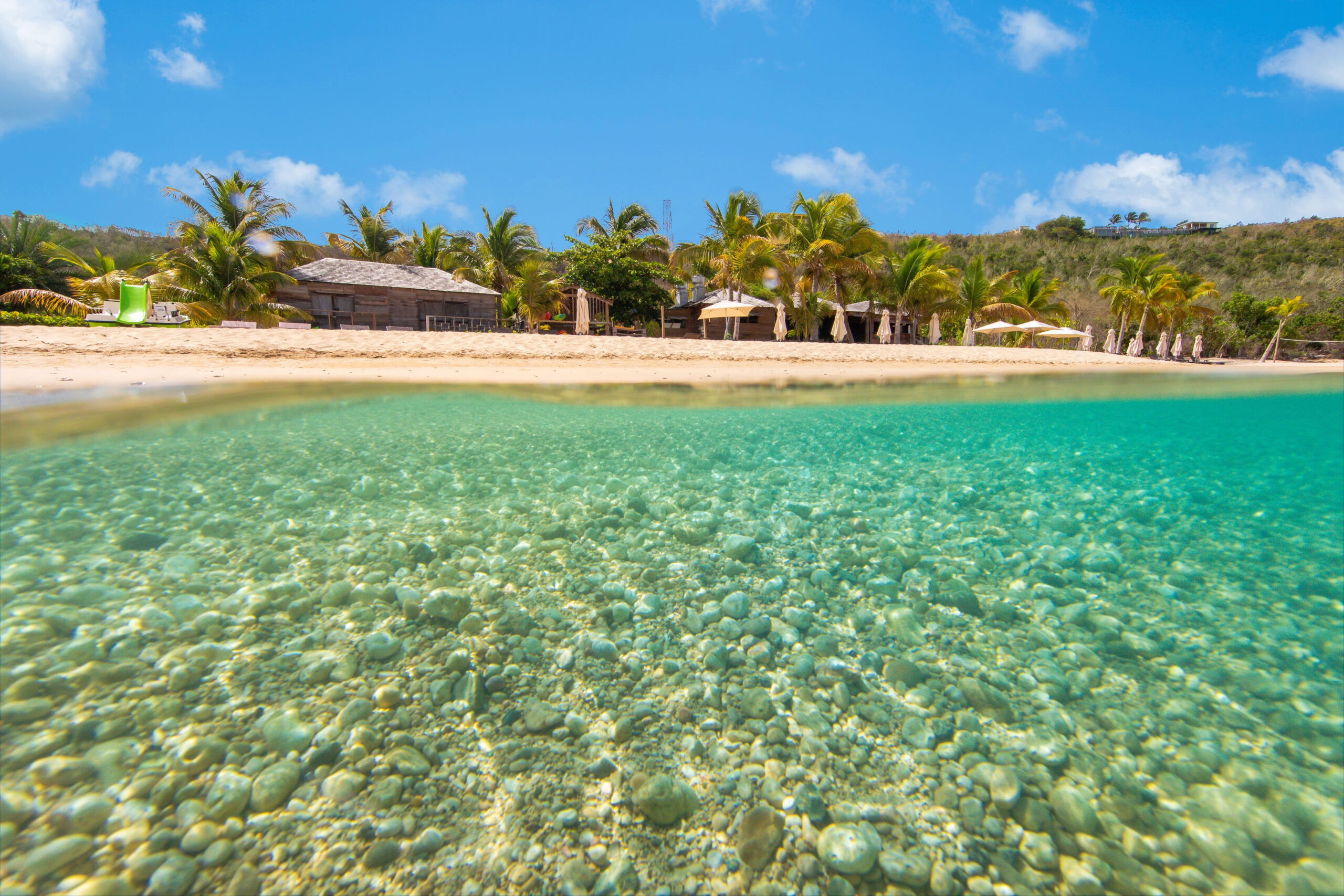 Crocus Bay Beach en Anguilla: paraíso escondido con historia, aventura y sabor caribeño